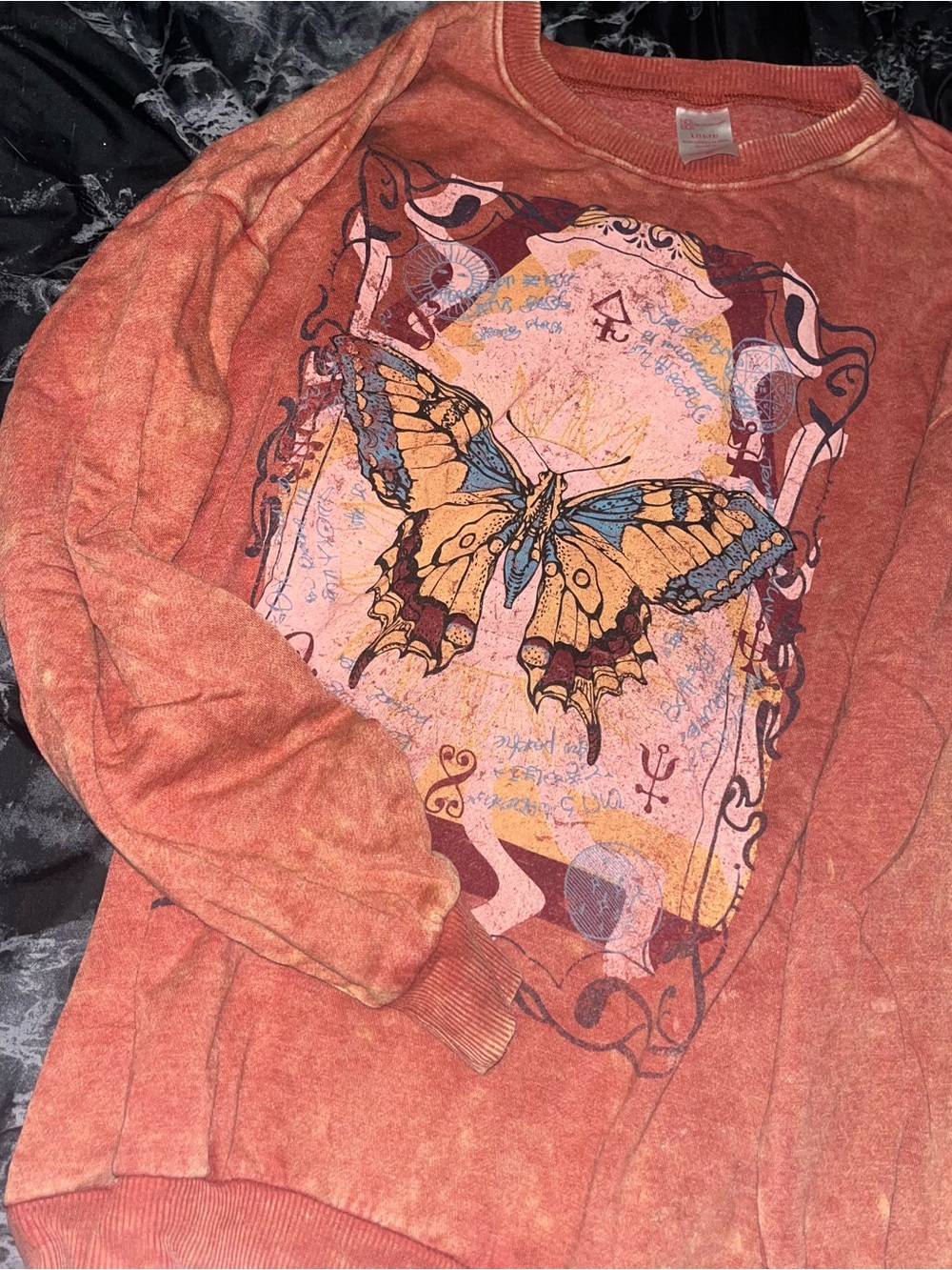 No boundaries Butterfly Graphic Mineral Wash Sweatshirt - Rust size large
